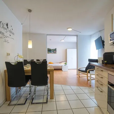 Julia & Michaela Guenthner In Kreis Boeblingen * Bondorf